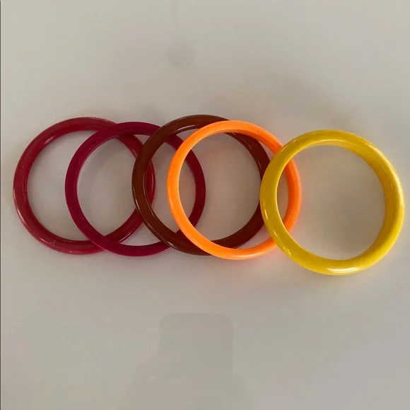 28x vintage plastic bracelets 80s 90s retro rainbow bangles - Picture 3 of 9